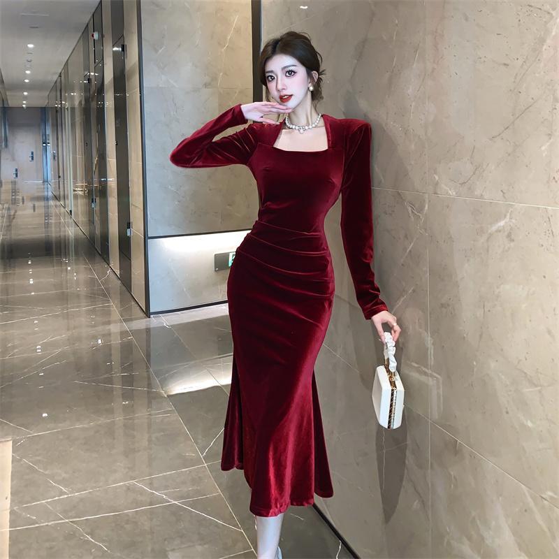 formal makeup looks for red dress