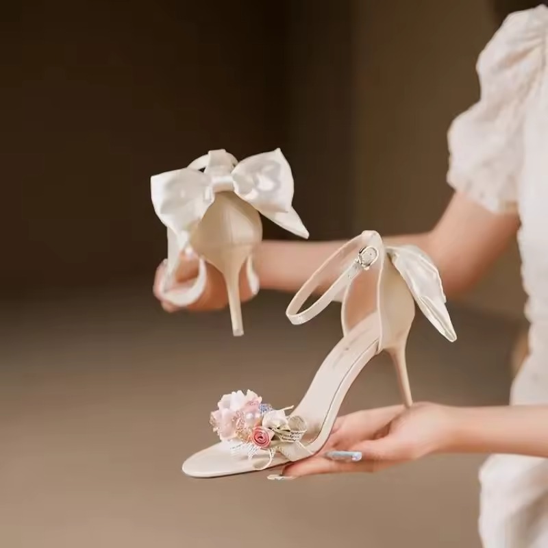 bridal shoes with bow